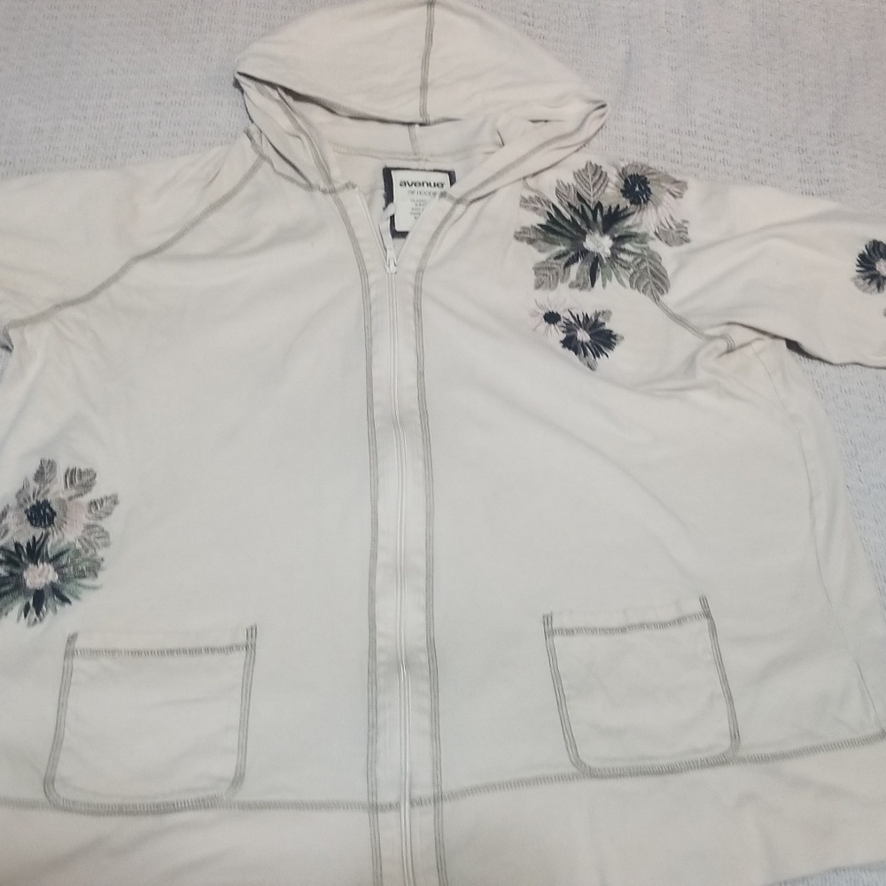 3/4 sleeve zip up embroidered hoodie
